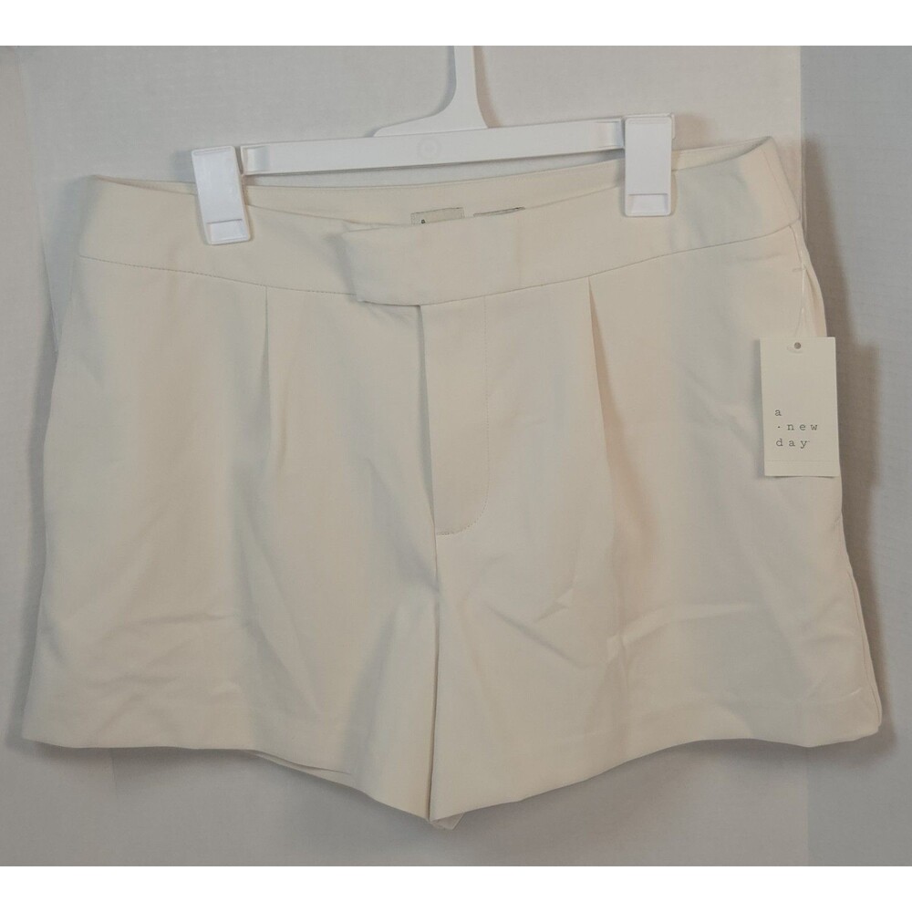 A New Day Women's High Rise Tailored Shorts Dog Bone/Cream Size 6 NWT